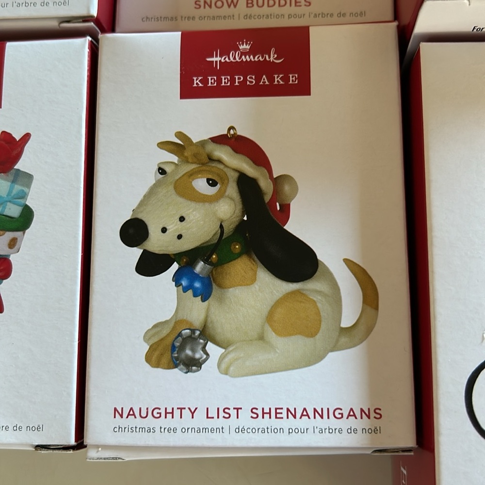 Lot of nine hallmark keepsake Christmas tree ornaments 2022 - Picture 9 of 10
